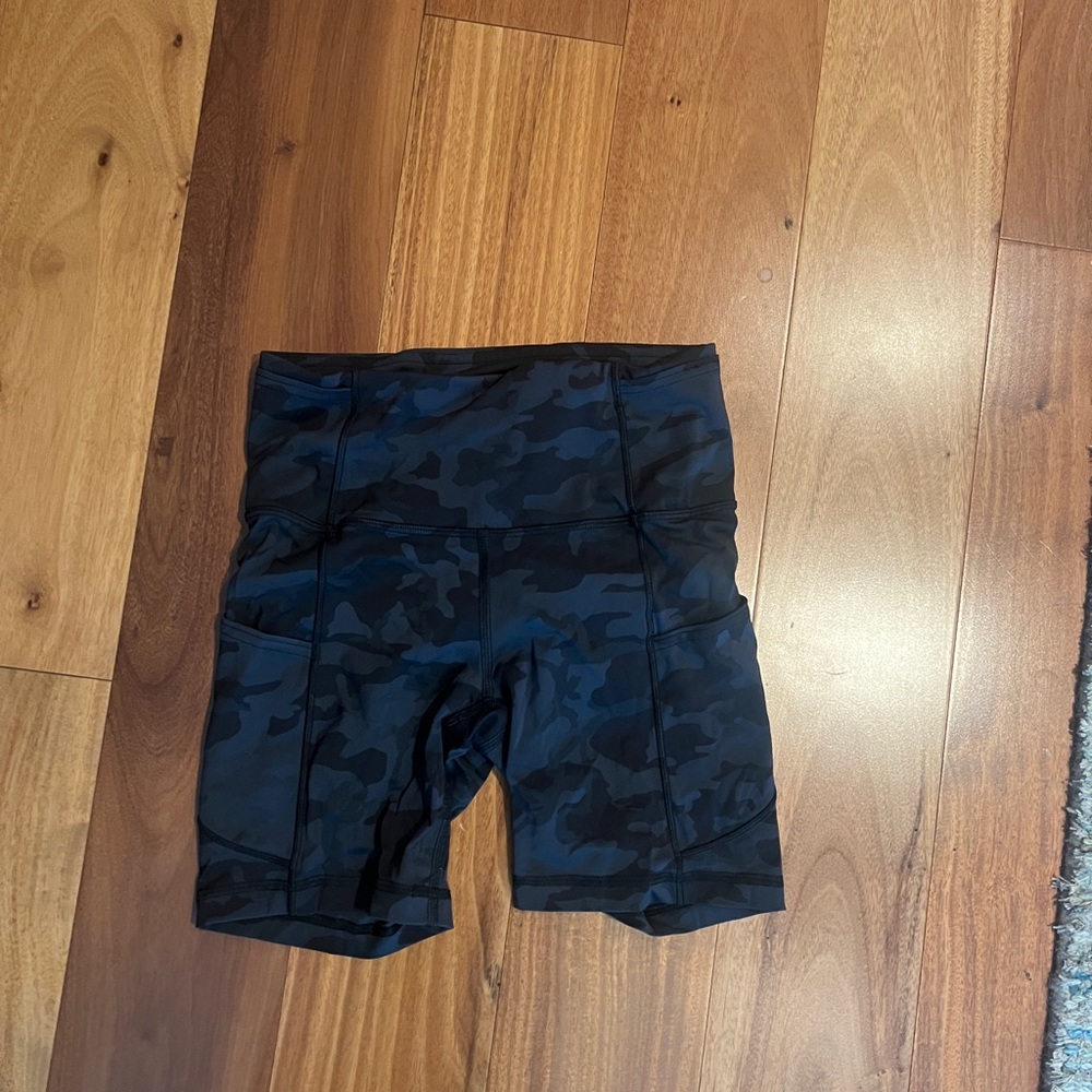 Fast and free lululemon biker shorts